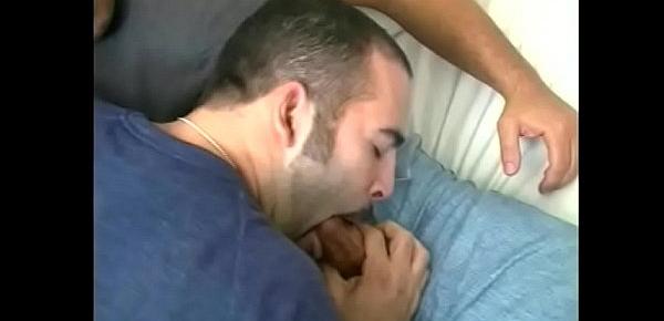  Randy muscular guy getting his white cock sucked off by his boyfriend in couch